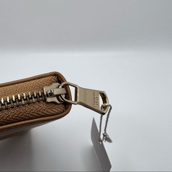 Patrizia Pepe • Brown Leather Wallet - Picture 4 of 10